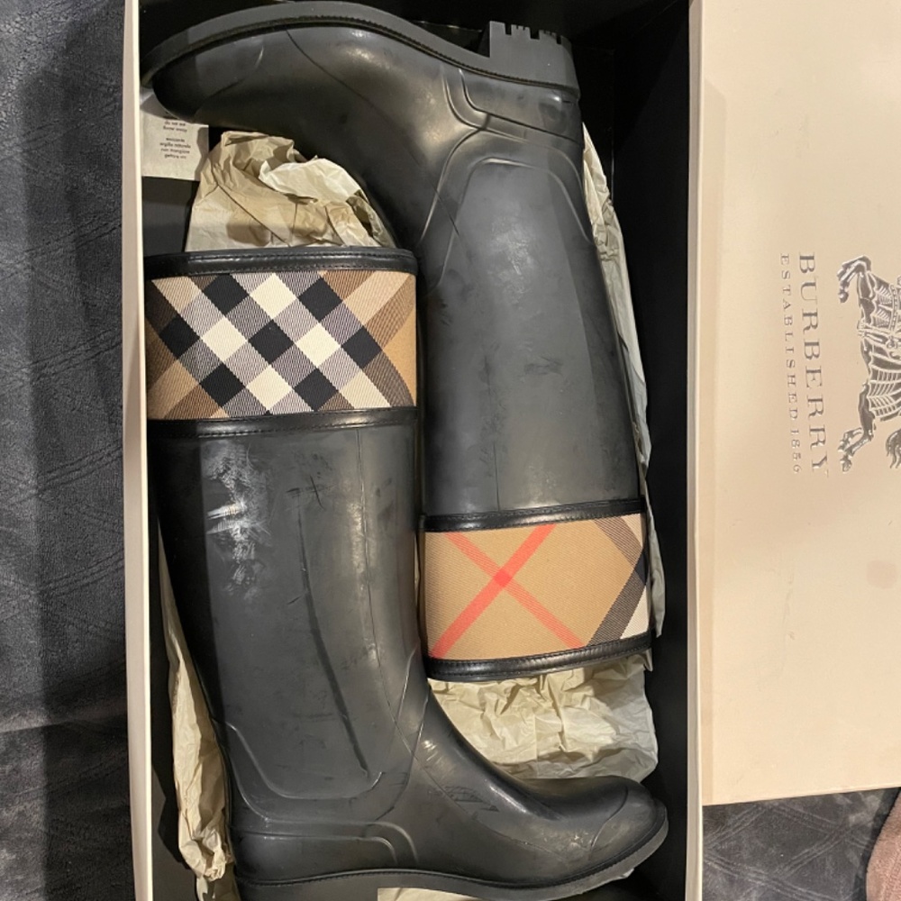 Burberry Rain Boots - Picture 3 of 4